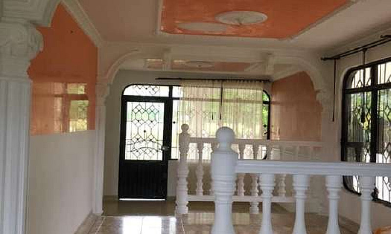 Arriendo Casa...