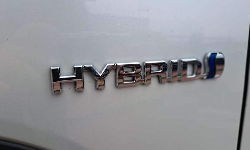 Toyota Corolla Cross...