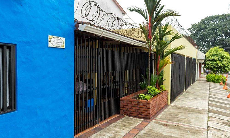 Casa De 3 Niveles, C...