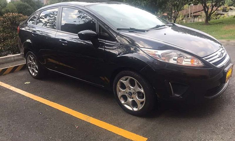 Ford Fiesta Se Autom...