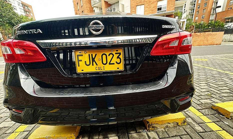 Vendo Nissan Sentra ...