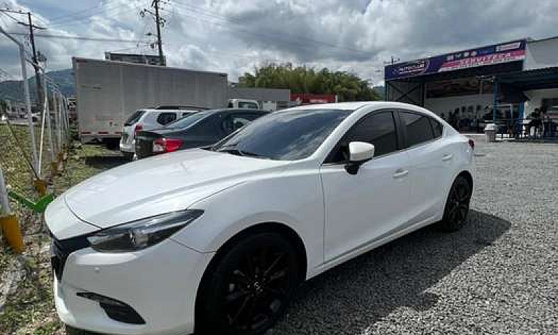 Se Vende Mazda 3...