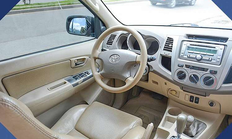 Toyota Fortuner 4.0 ...