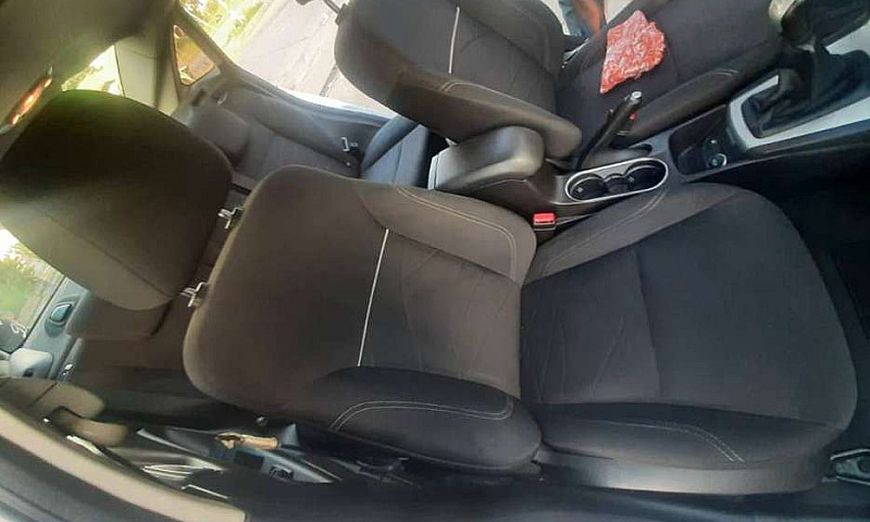 Ford Fiesta Sedan, 2...