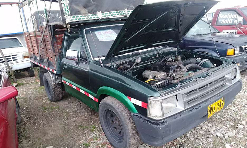 Camioneta Estacas En...