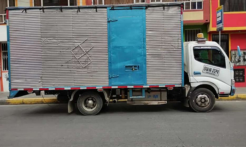 Vendo Hino 300 Dutro...