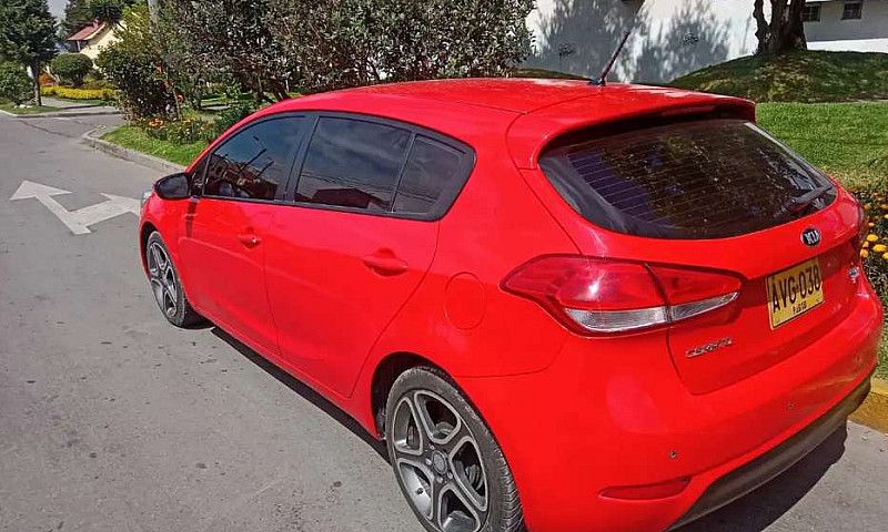 Hermoso Kia Cerato P...