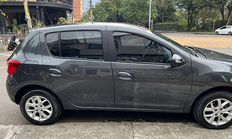 Renault Sandero Dyna...
