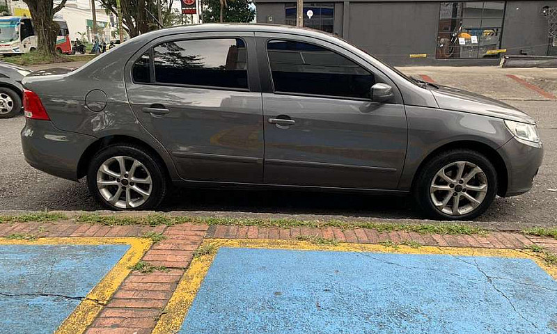 Volkswagen Gol Sedan...