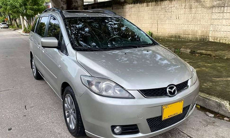Canioneta Mazda...