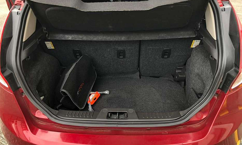 Ford Fiesta Titanium...