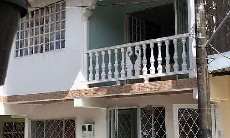 Casa De Dos Apartame...