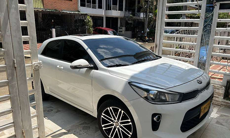 Vendo Kia Rio Versio...