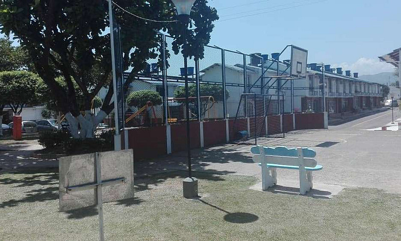 Vendo Casa...