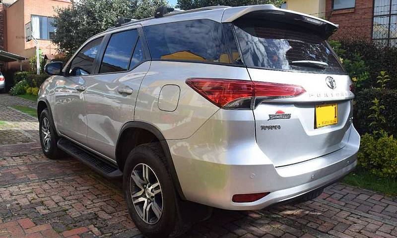 Toyota Fortuner 2.7 ...