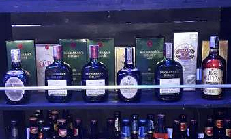 Se Arrienda Licorera...