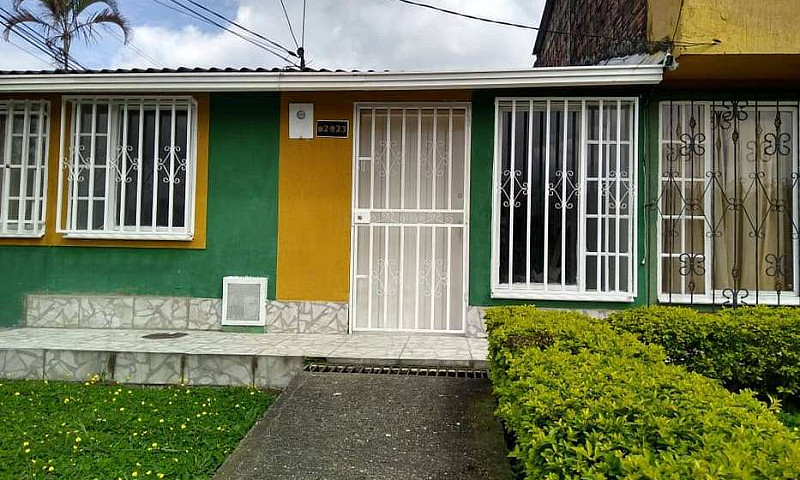 Se Alquila Casa En Q...