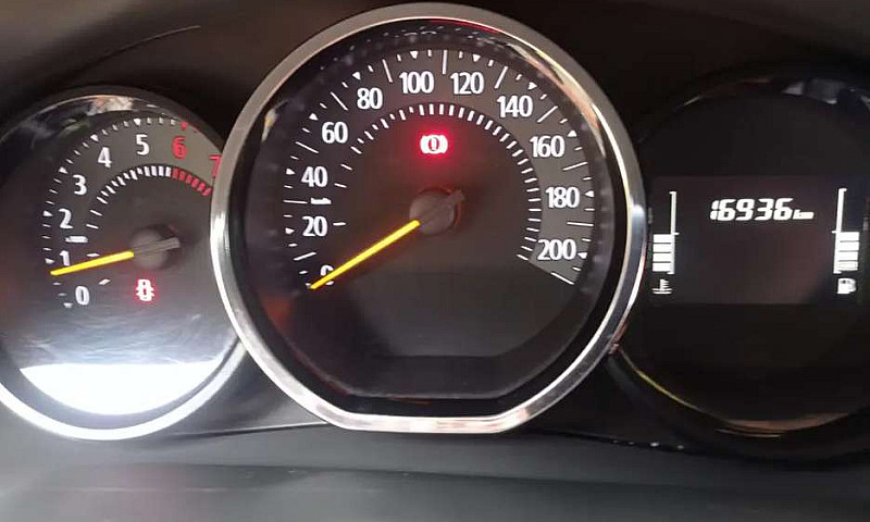Renault Logan Life+...