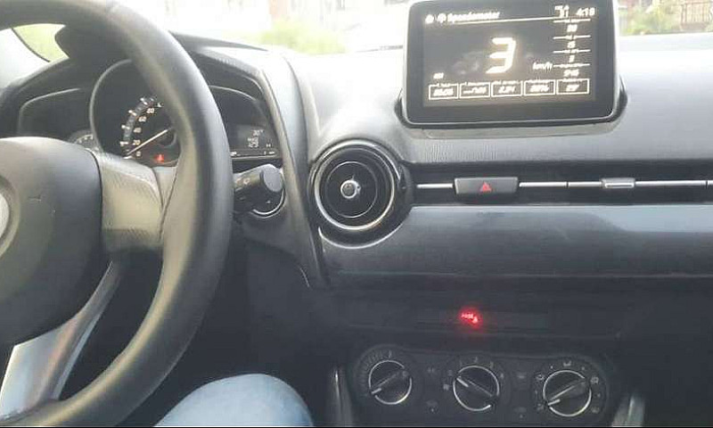 Mazda 2 Touring 2016...