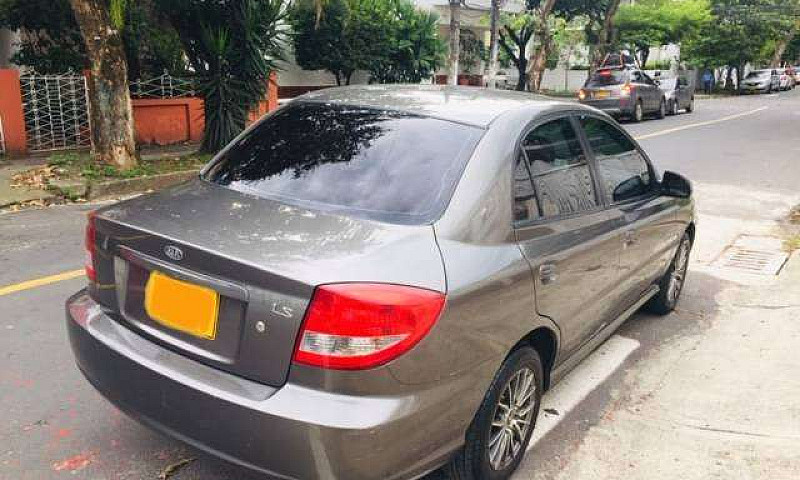 Vehículo Kia Rio Sty...