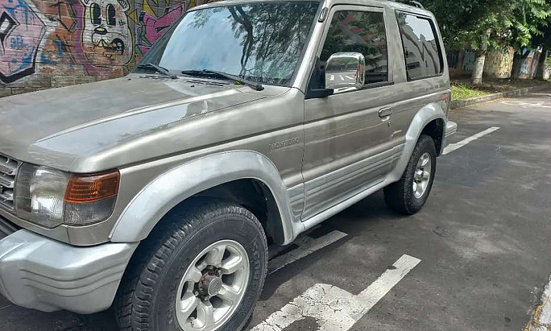 Montero Mitsubishi V...