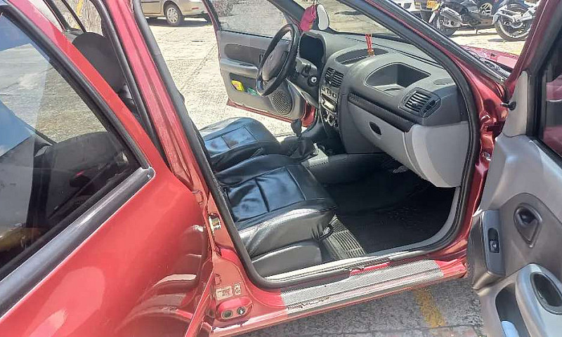 Vendo Renault Clio...