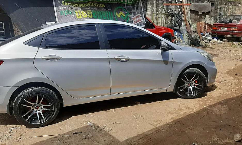 Se Vende Hyundai I25...