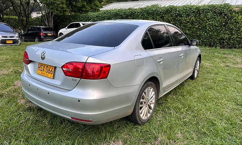 Volkswagen Jetta Com...