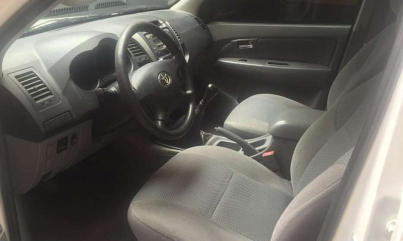 Toyota Hilux 4X4...