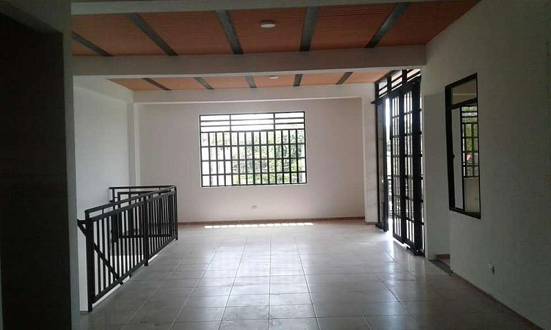 Casa Con 3 Locales, ...