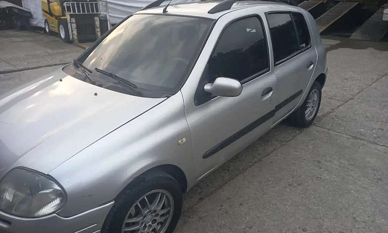 Renault Clio En Exce...