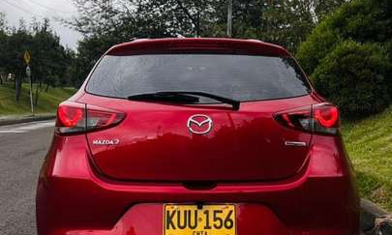 Mazda 2 Touring 2022...