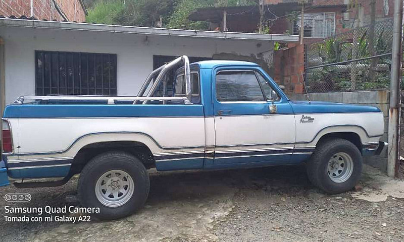 Camioneta Dodge Mode...