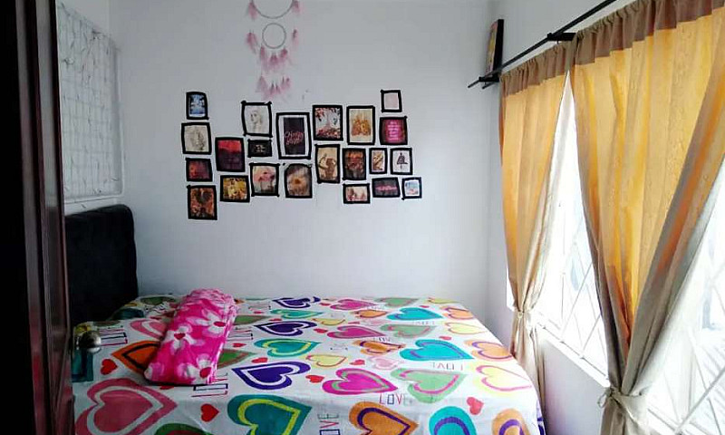 Casa De Dos Pisos En...