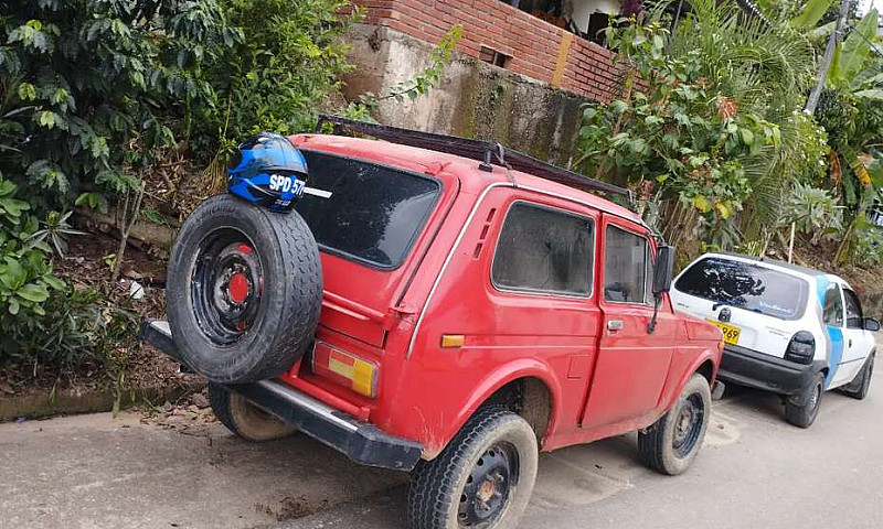 Lada Niva 4*4 Y Bajo...