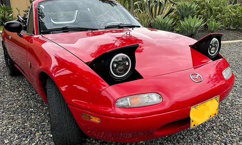 Vendo Mazda Miata 19...