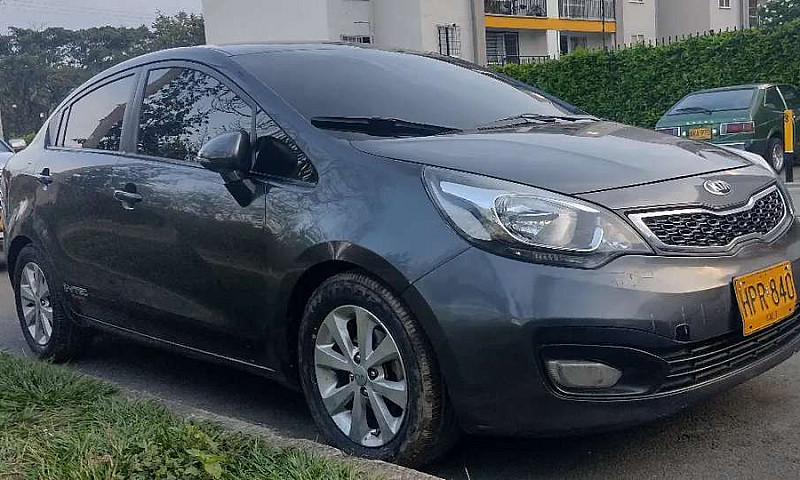 Excelente Kia Rio...