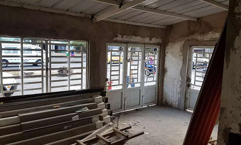 Vendo Casa Comercial...