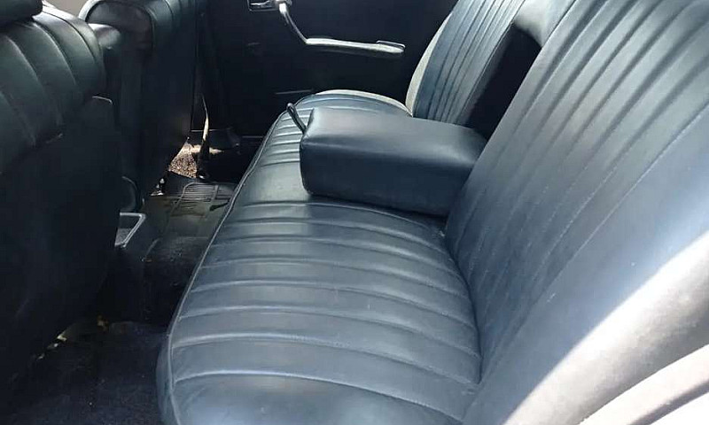 Mercedes Benz W123 E...