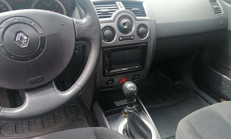 Vendo Renault Megane...