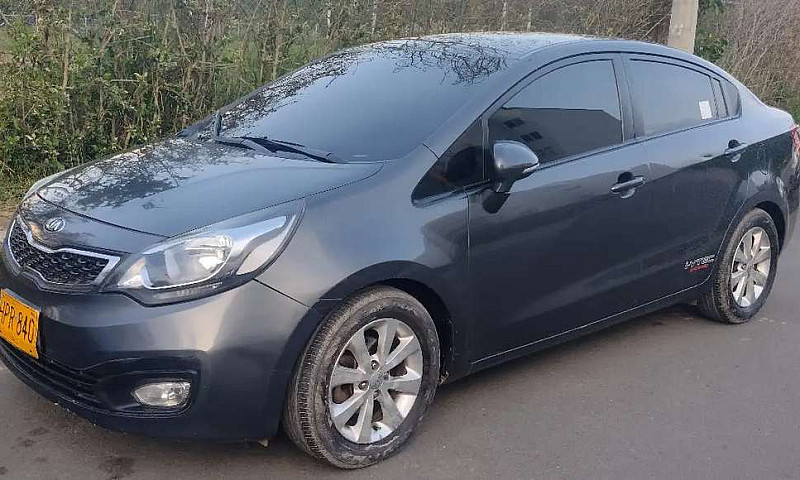 Excelente Kia Rio...