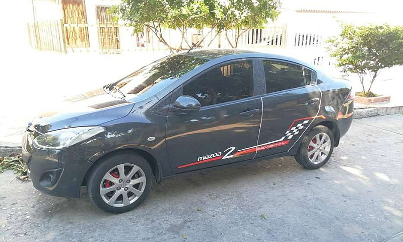 Se Vende Mazda 2....