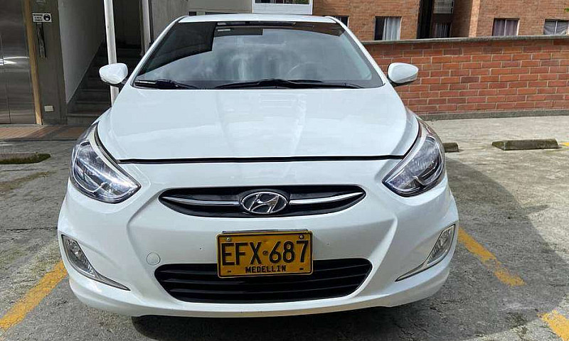 Vendo Hyundai Accent...
