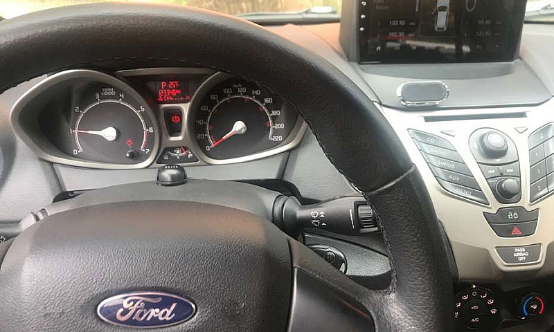 Ford Fiesta Se Autom...
