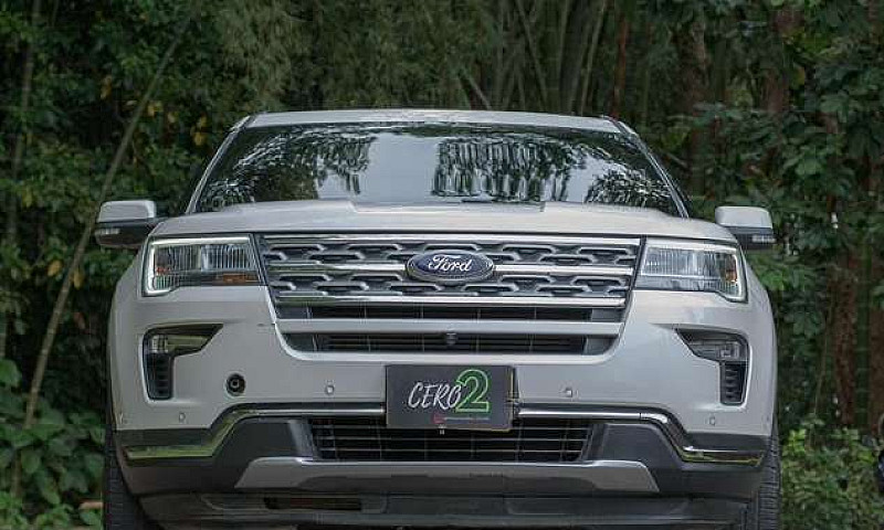 Camioneta Ford Explo...