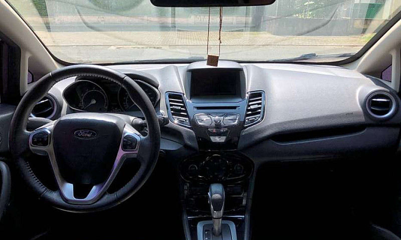 Ford Fiesta Sedan Ti...