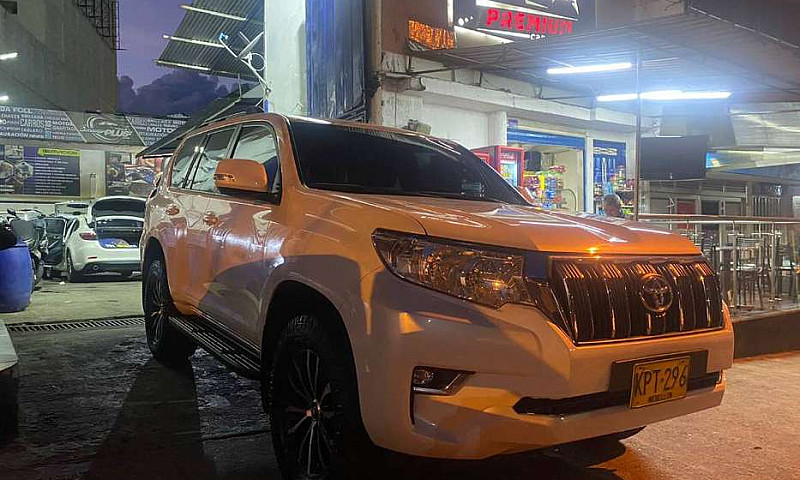 Land Cruiser Prado T...