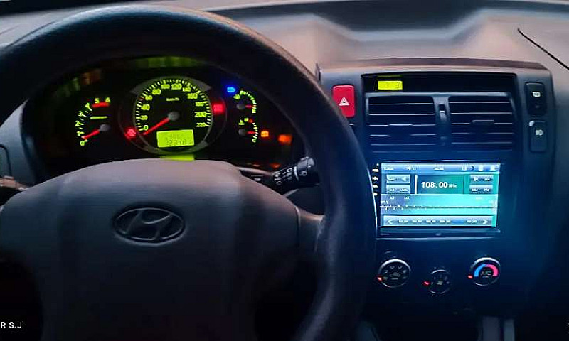 Tucson 4X4 Modelo 20...