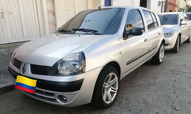 2009 Clio Renault...