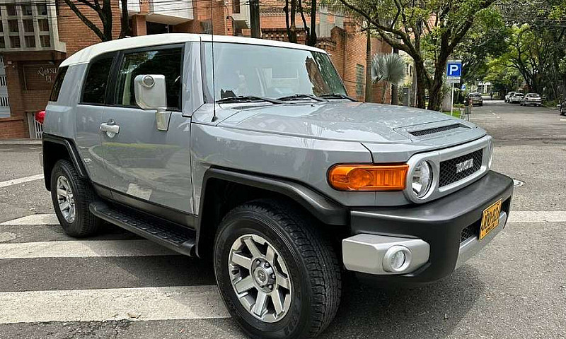 Toyota Fj Cruiser 4....